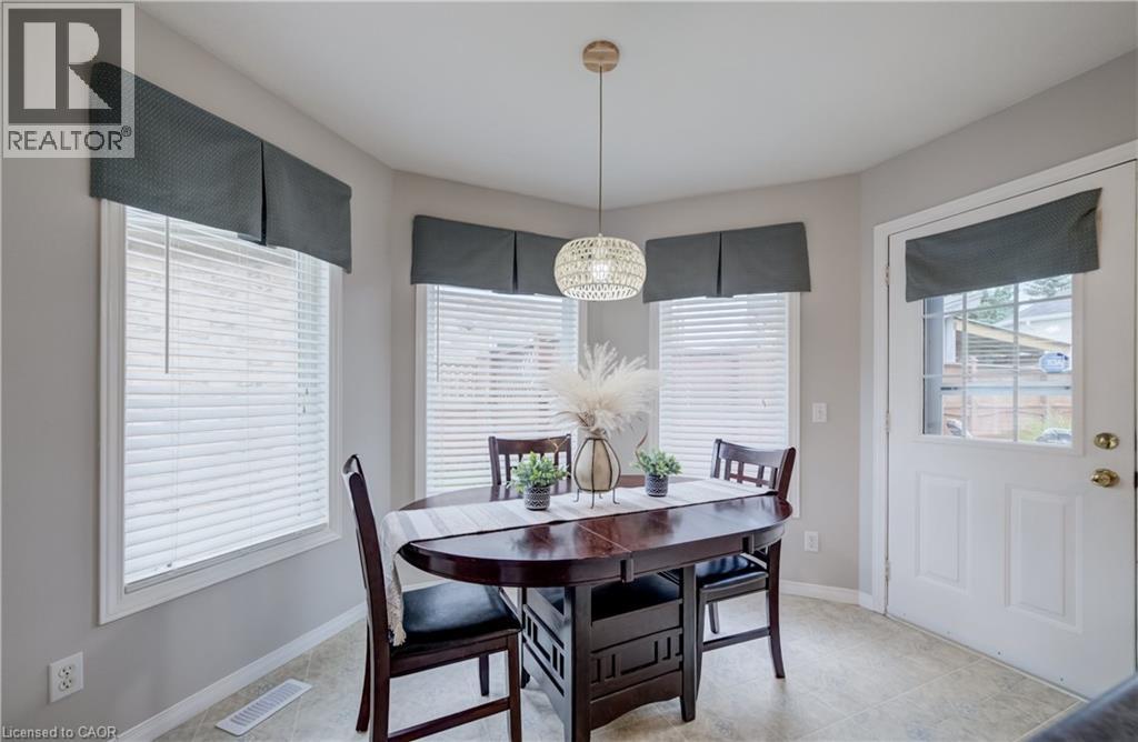 27 Chandos Drive, Kitchener, ON - Indoor Photo Showing Dining Room