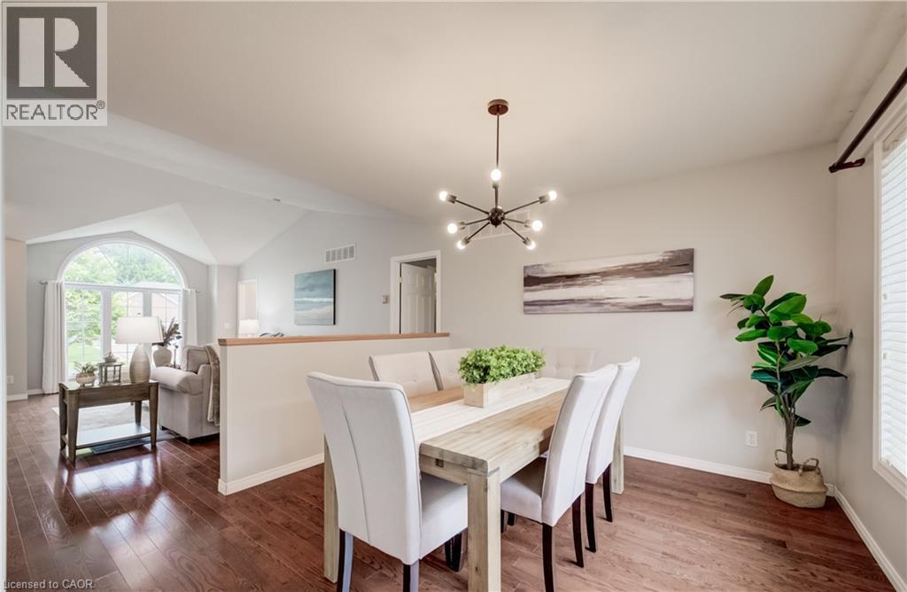 27 Chandos Drive, Kitchener, ON - Indoor Photo Showing Dining Room