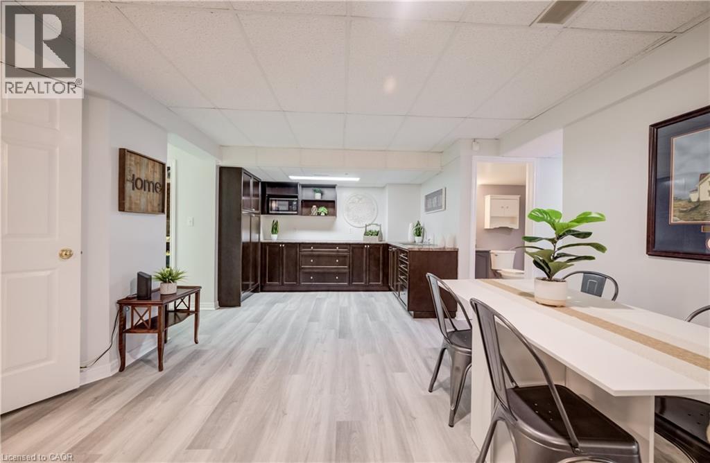 27 Chandos Drive, Kitchener, ON - Indoor Photo Showing Dining Room