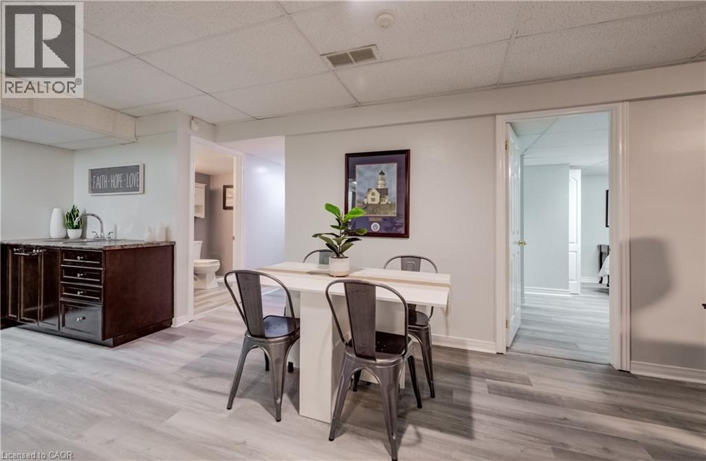 27 Chandos Drive, Kitchener, ON - Indoor Photo Showing Dining Room