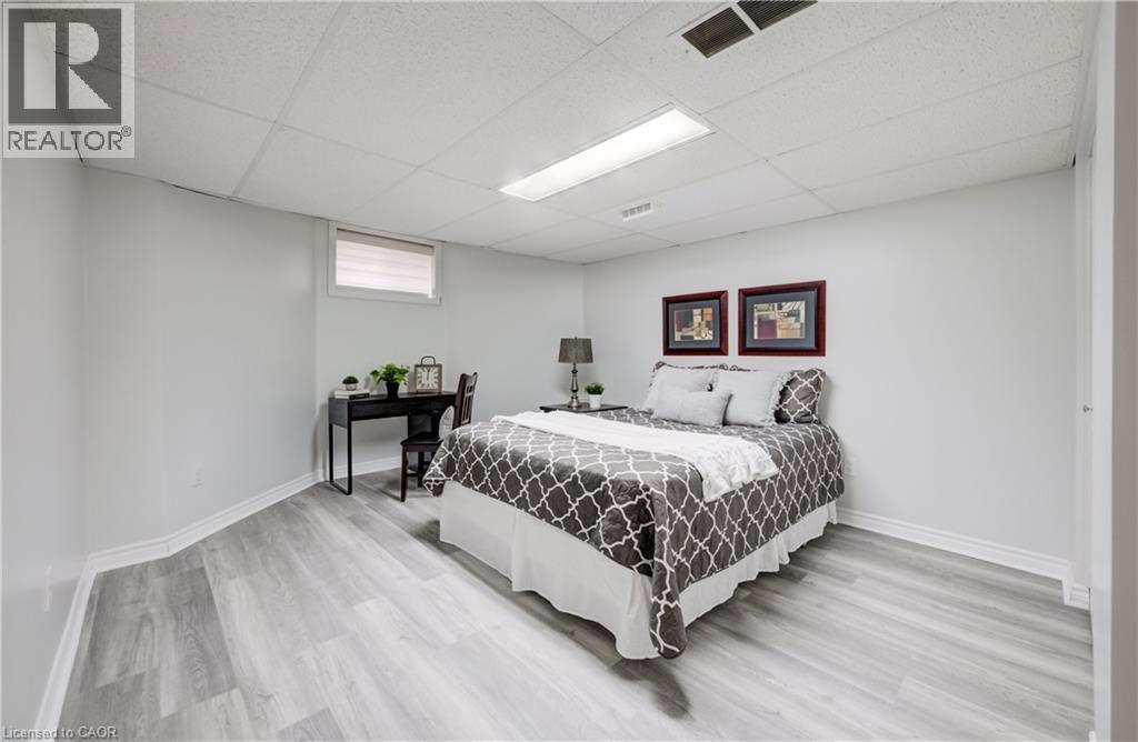 27 Chandos Drive, Kitchener, ON - Indoor Photo Showing Bedroom