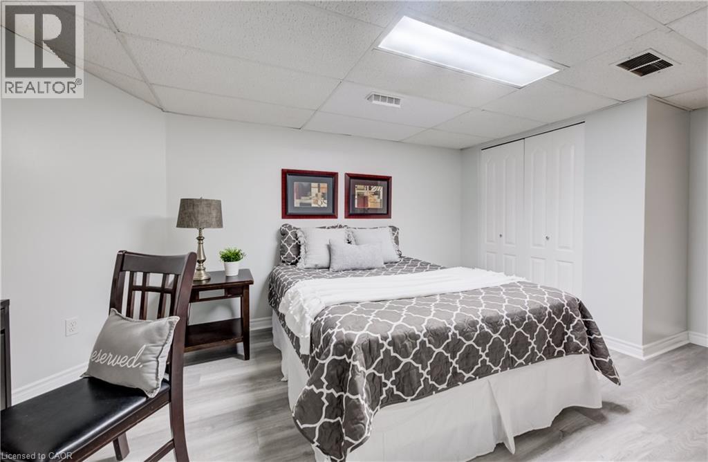 27 Chandos Drive, Kitchener, ON - Indoor Photo Showing Bedroom