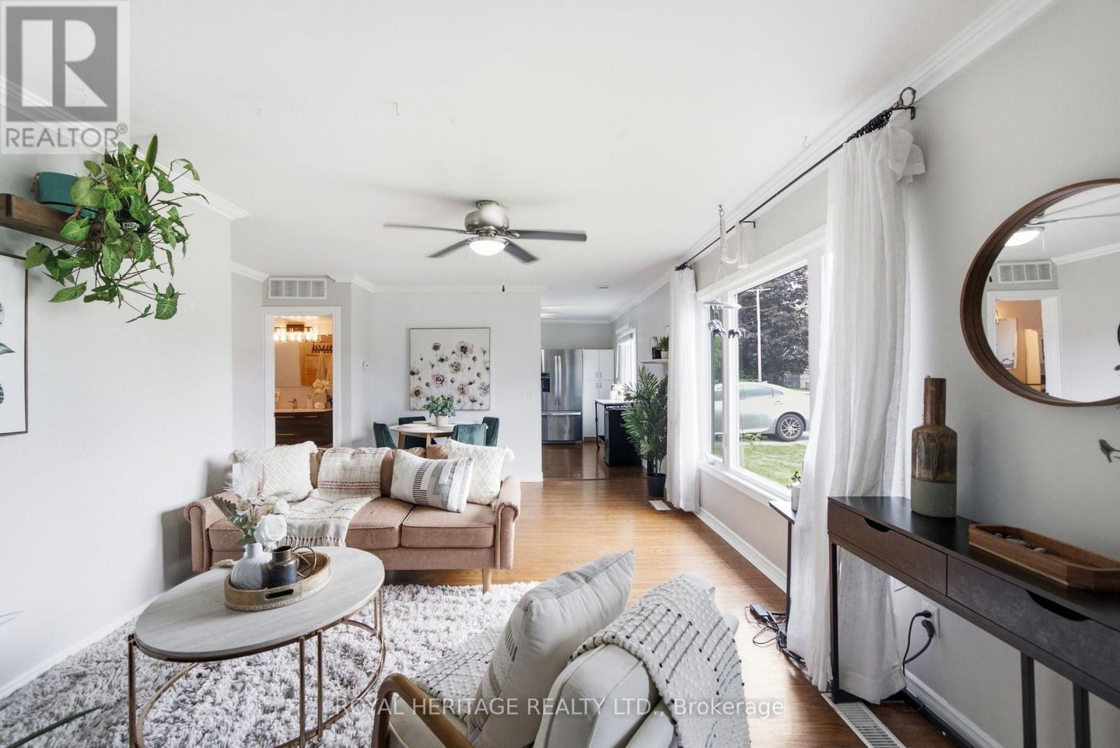 44 Division Street, Cramahe, ON - Indoor Photo Showing Living Room