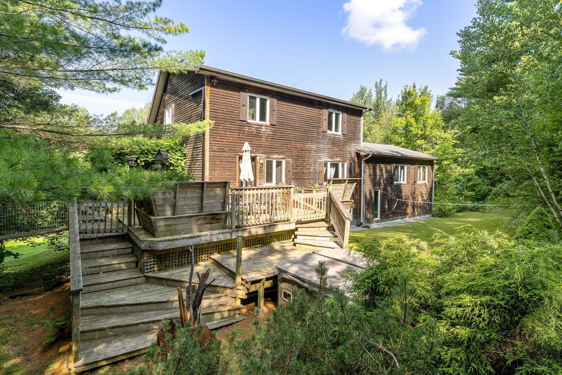 Back of Structure - 37 Rue André, Magog, QC - Outdoor