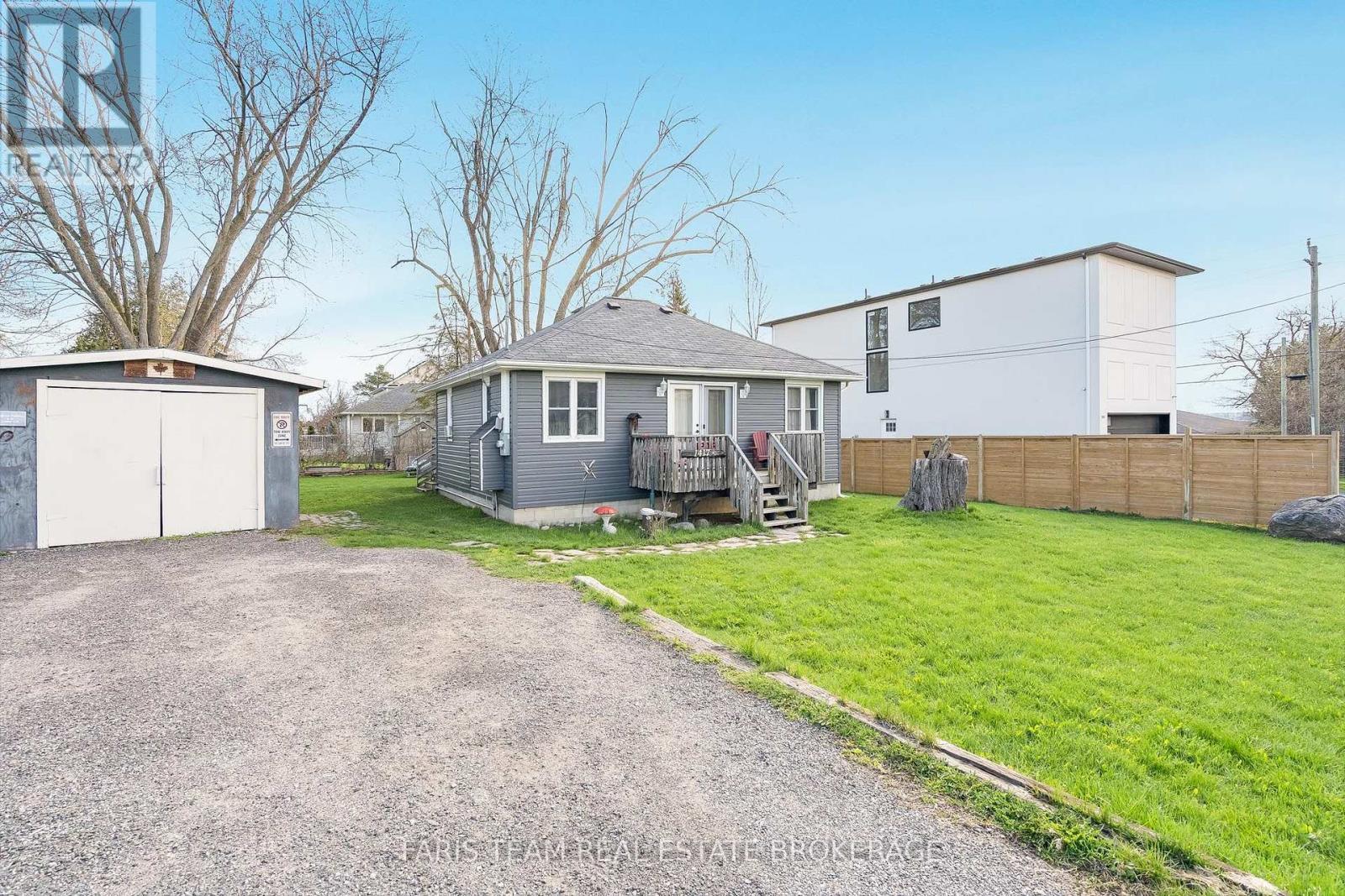 1417 Maple Way, Innisfil, ON - Outdoor