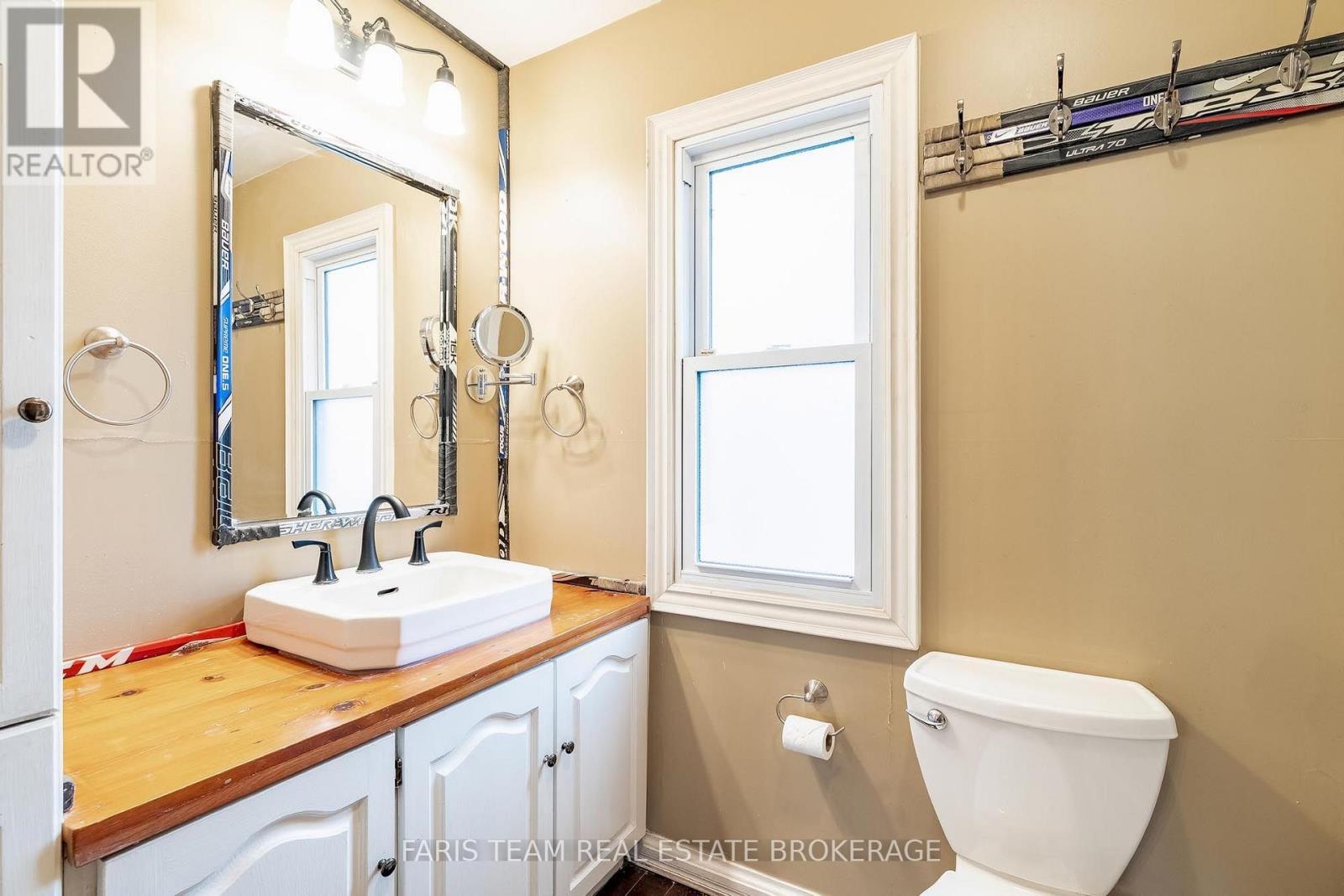 1417 Maple Way, Innisfil, ON - Indoor Photo Showing Bathroom