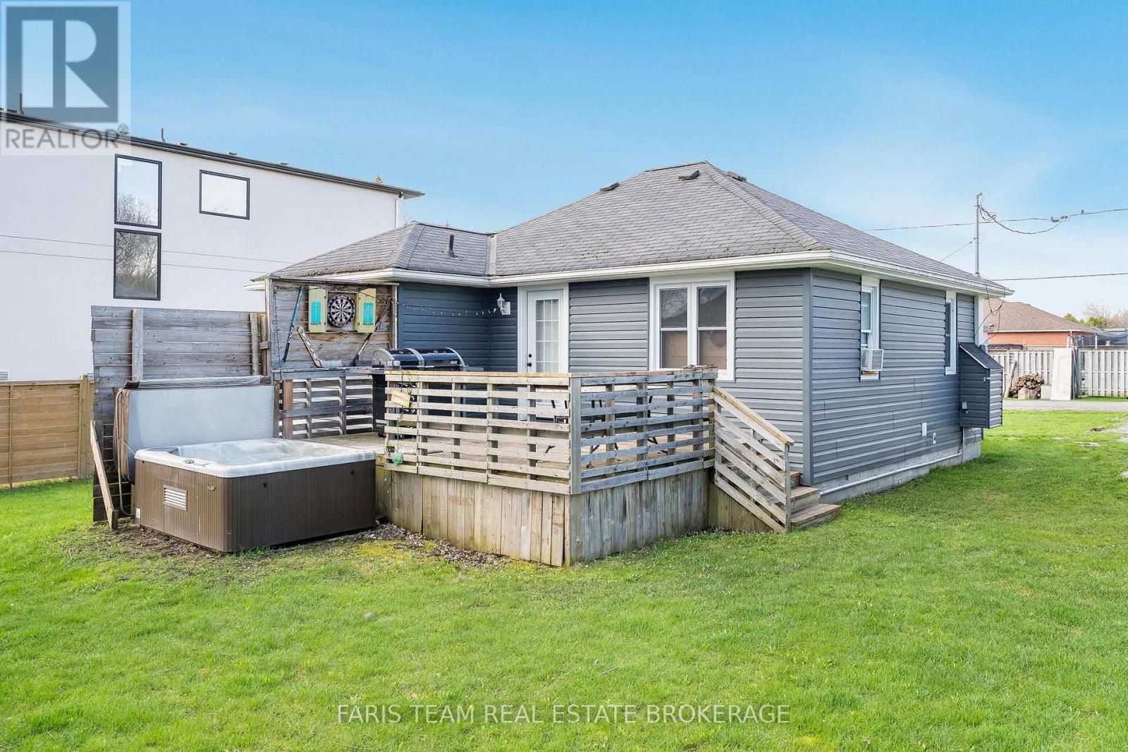 1417 Maple Way, Innisfil, ON - Outdoor