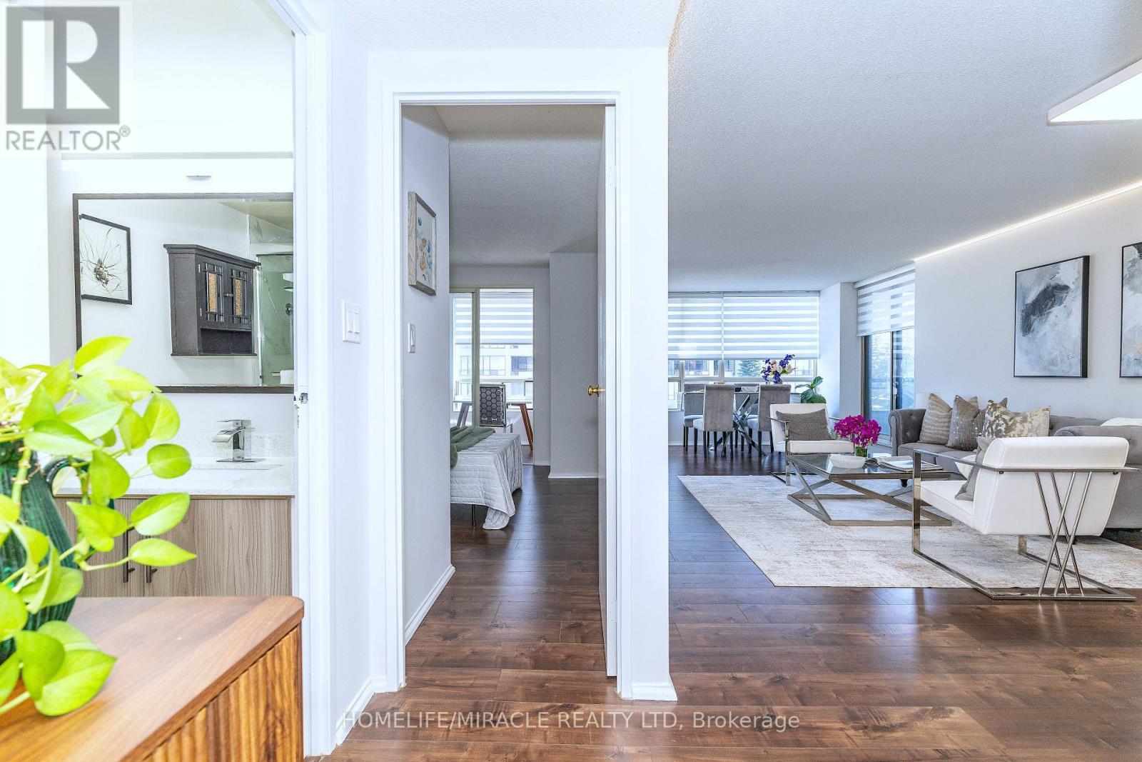 306 - 5785 Yonge Street, Toronto, ON - Indoor