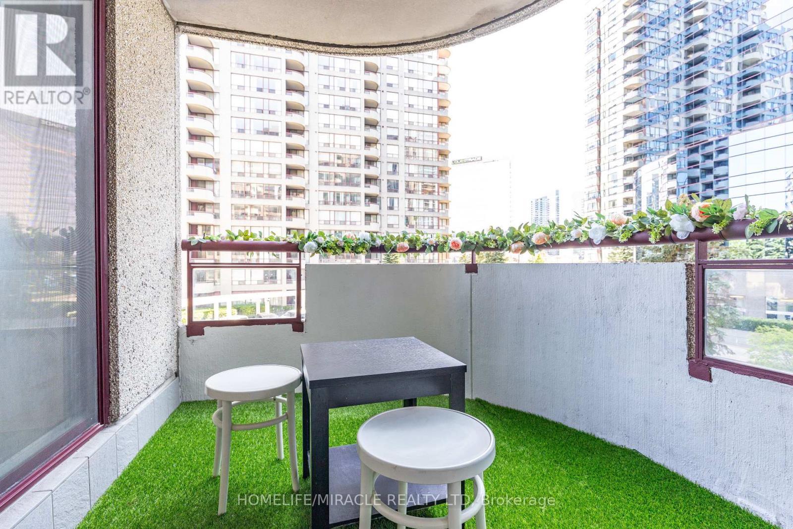 306 - 5785 Yonge Street, Toronto, ON - Outdoor