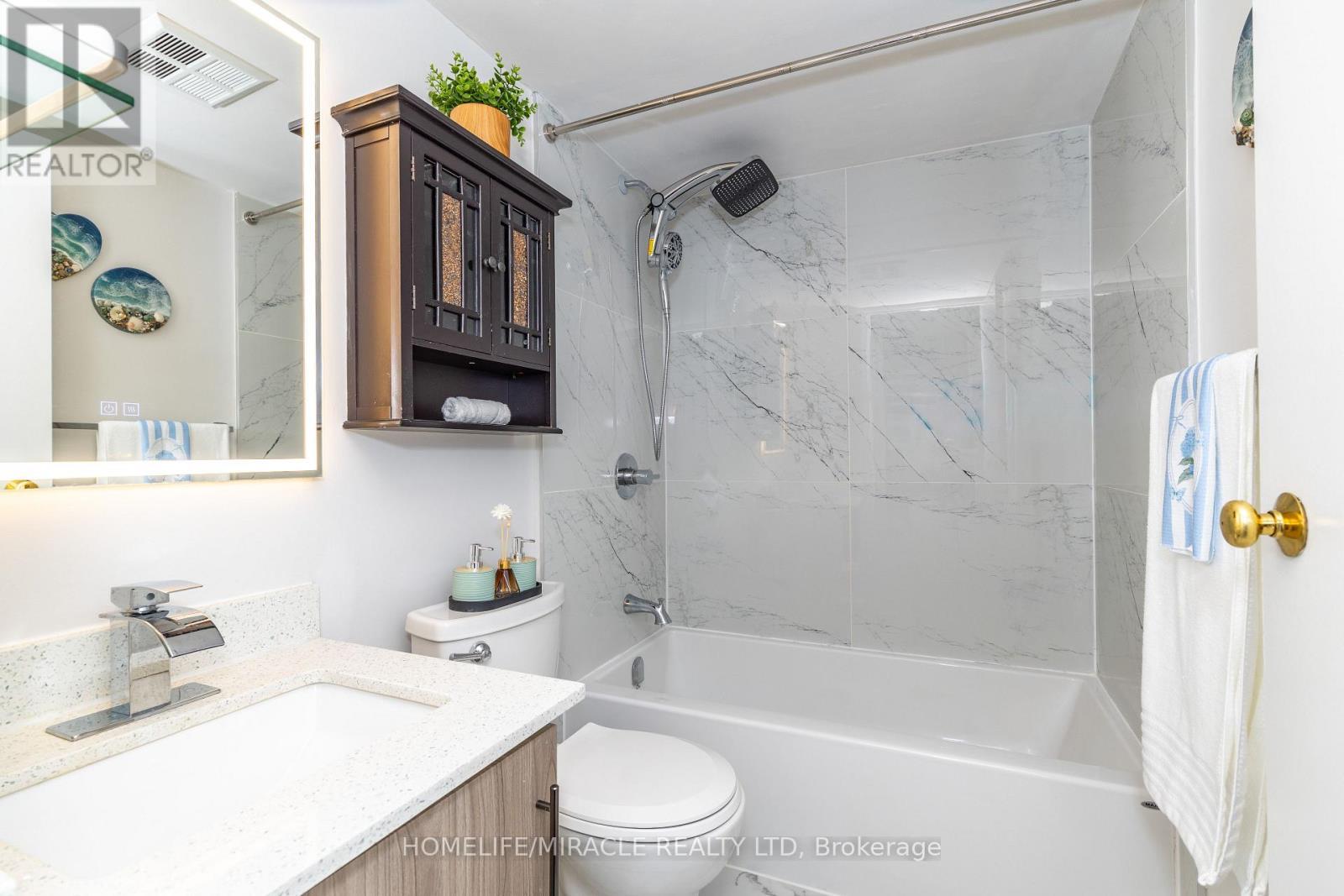 306 - 5785 Yonge Street, Toronto, ON - Indoor Photo Showing Bathroom