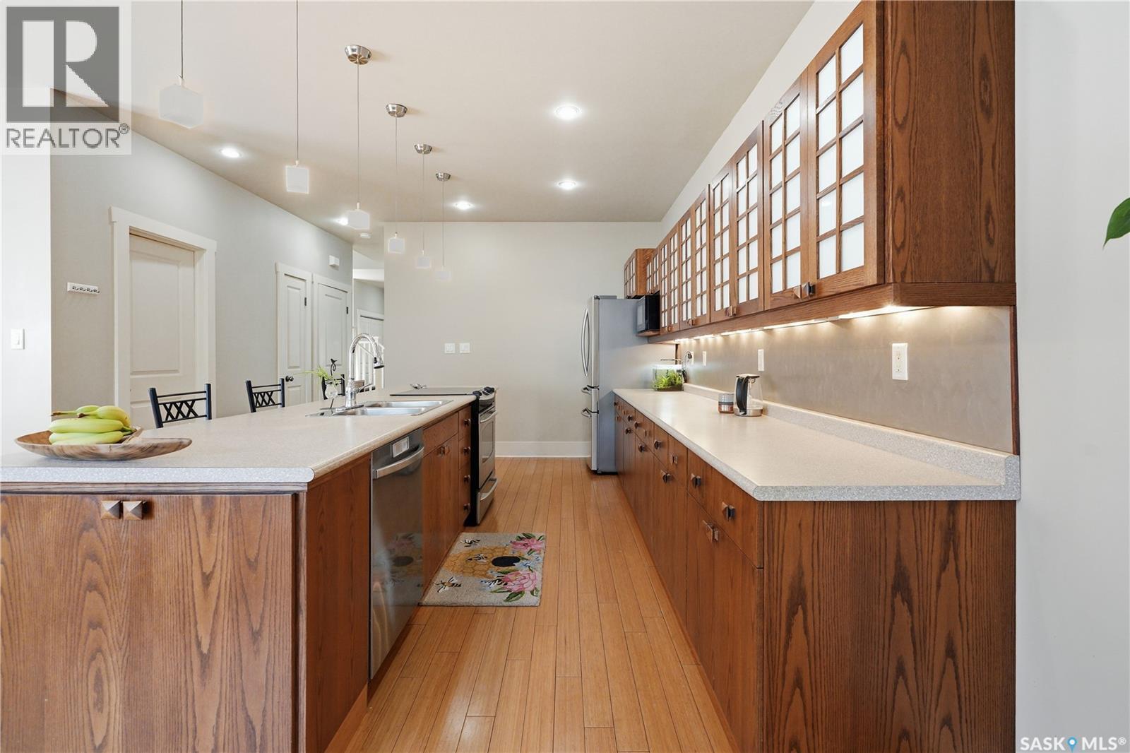 1021 Main Street, Saskatoon, SK - Indoor Photo Showing Kitchen With Upgraded Kitchen