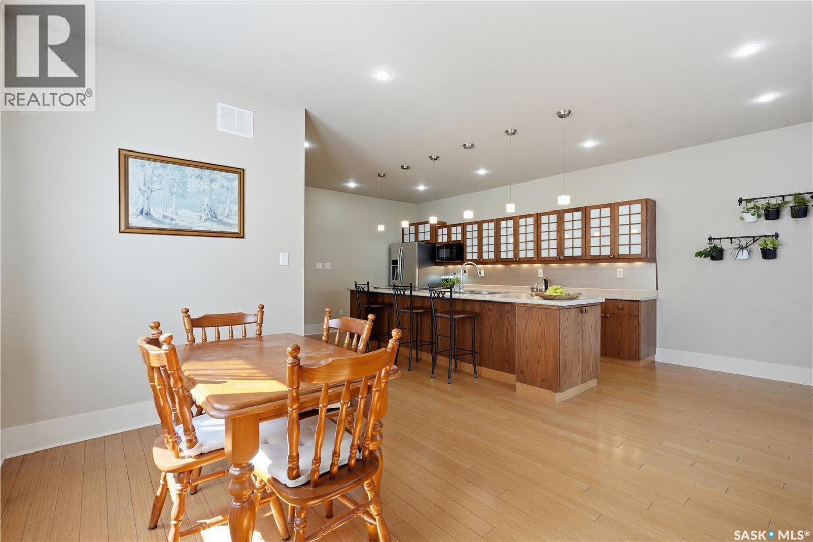 1021 Main Street, Saskatoon, SK - Indoor Photo Showing Dining Room