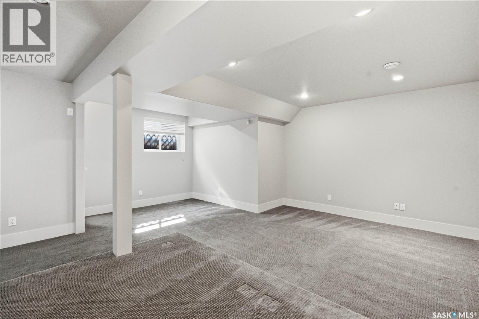 1021 Main Street, Saskatoon, SK - Indoor
