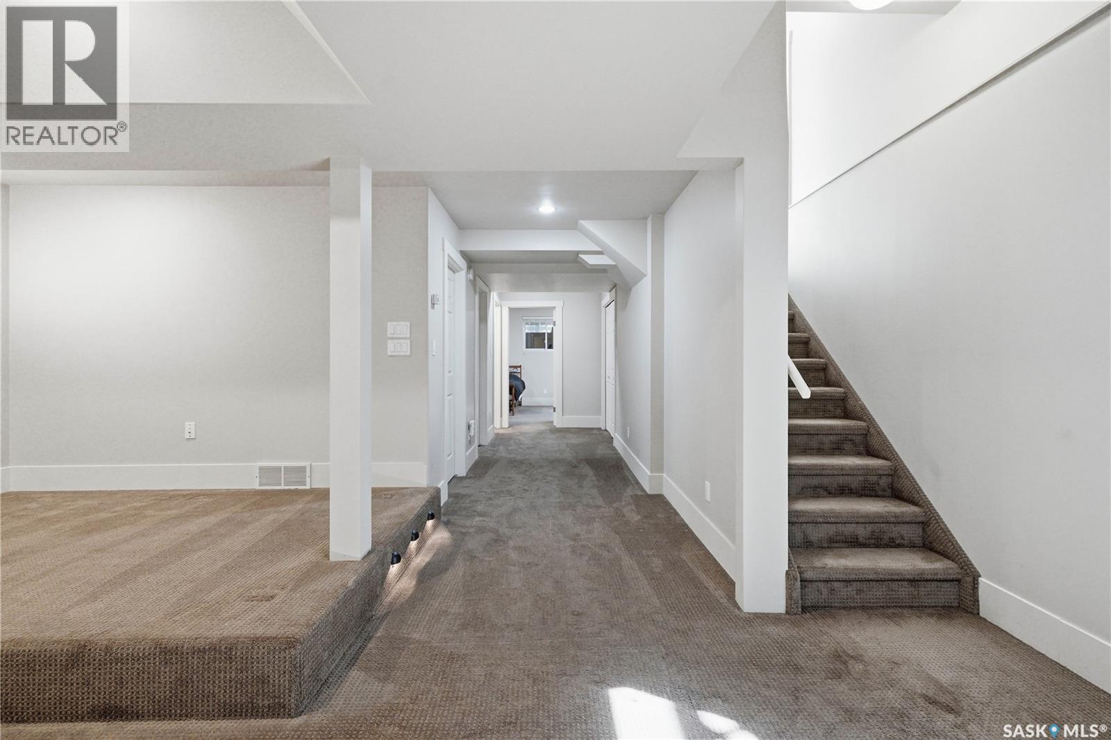 1021 Main Street, Saskatoon, SK - Indoor Photo Showing Other Room