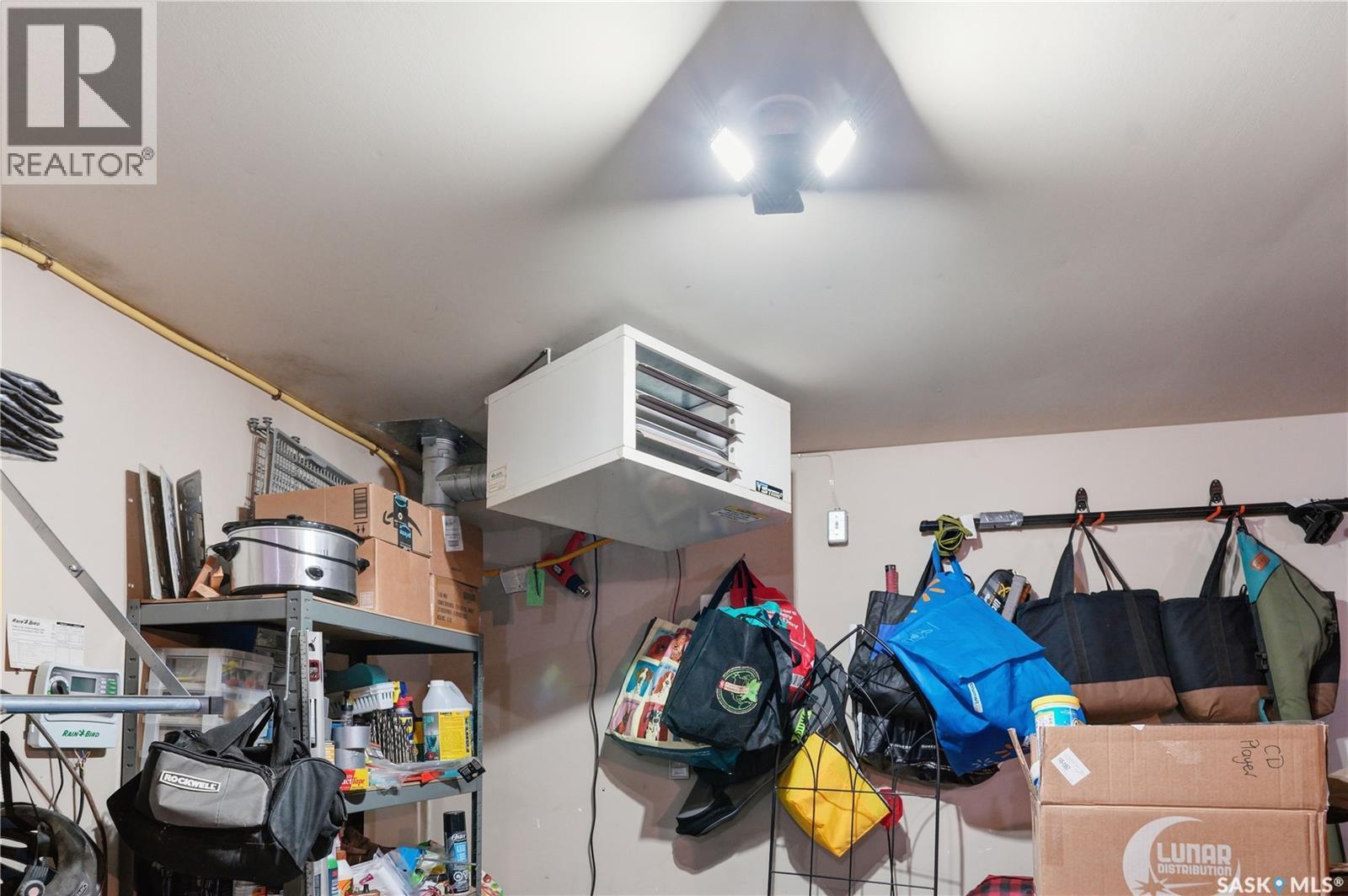 1021 Main Street, Saskatoon, SK - Indoor Photo Showing Other Room