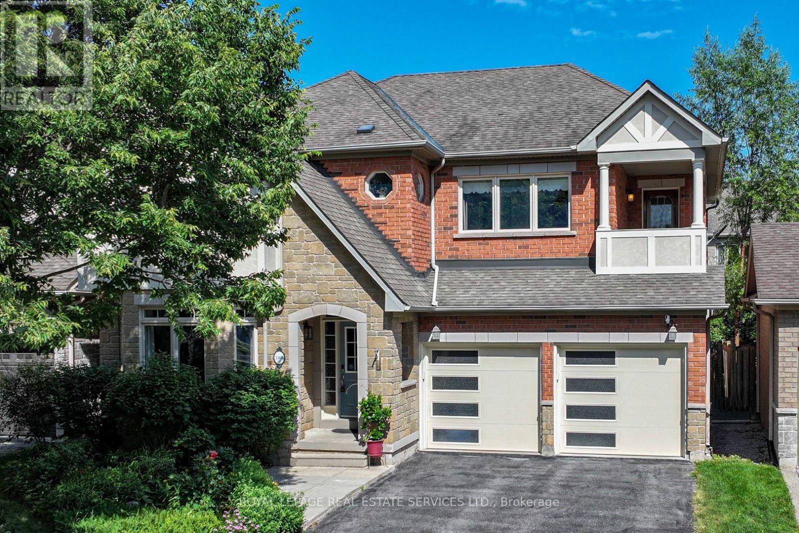 3368 Raspberry Bush Trail, Oakville, ON - Outdoor With Facade