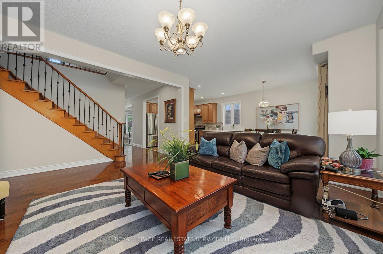 3368 Raspberry Bush Trail, Oakville, ON - Indoor Photo Showing Living Room
