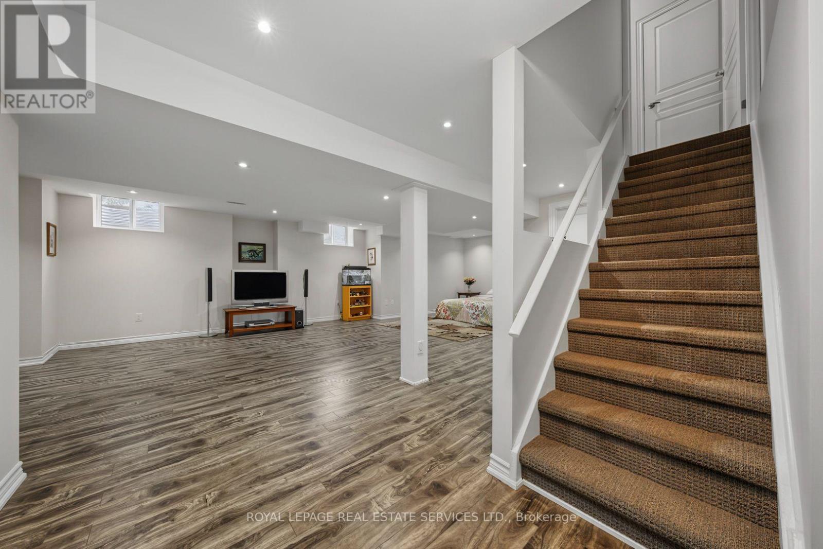 3368 Raspberry Bush Trail, Oakville, ON - Indoor Photo Showing Other Room