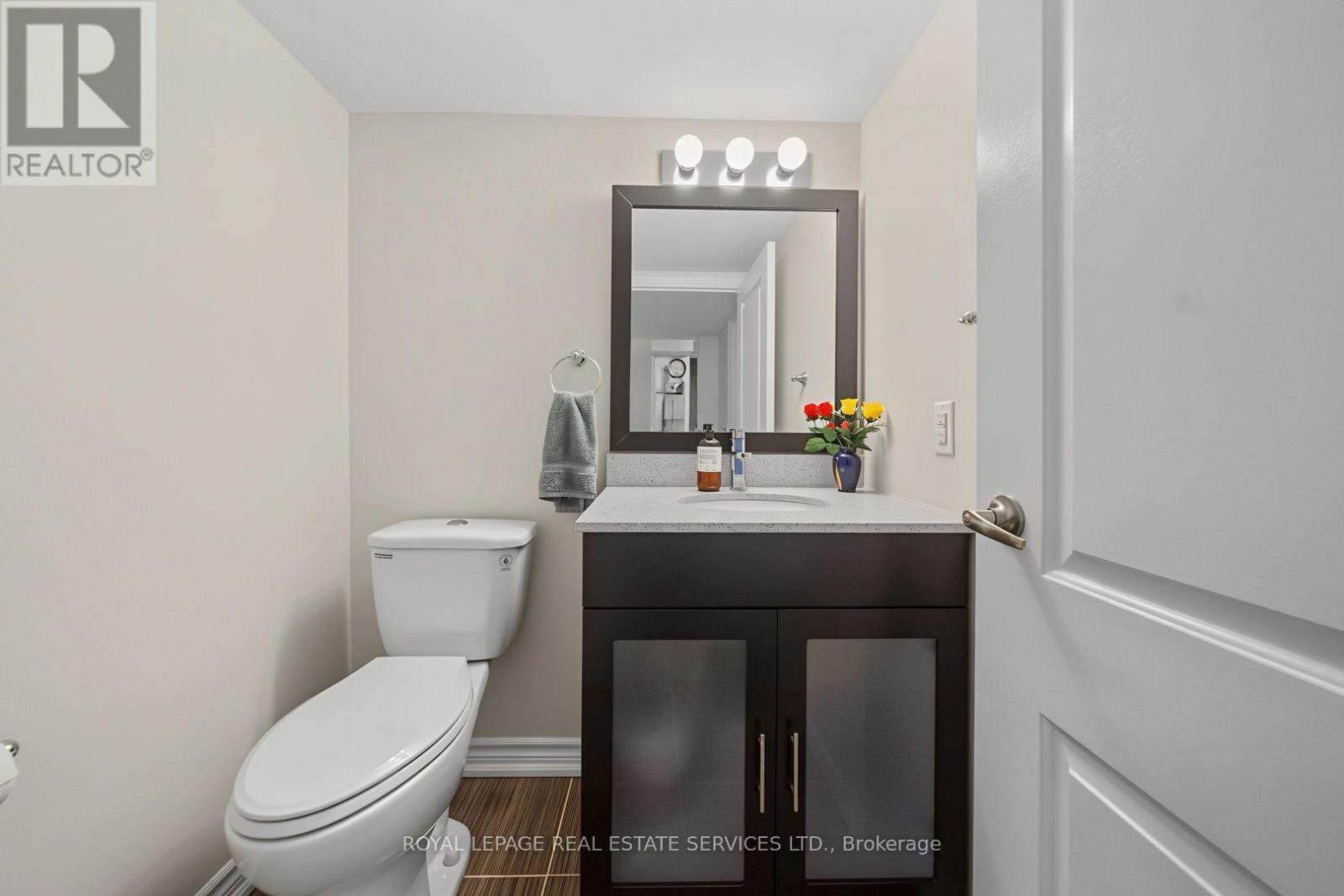 3368 Raspberry Bush Trail, Oakville, ON - Indoor Photo Showing Bathroom
