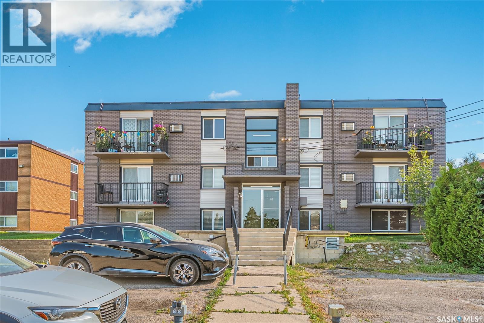 8 104 104Th Street W, Saskatoon, SK - Outdoor