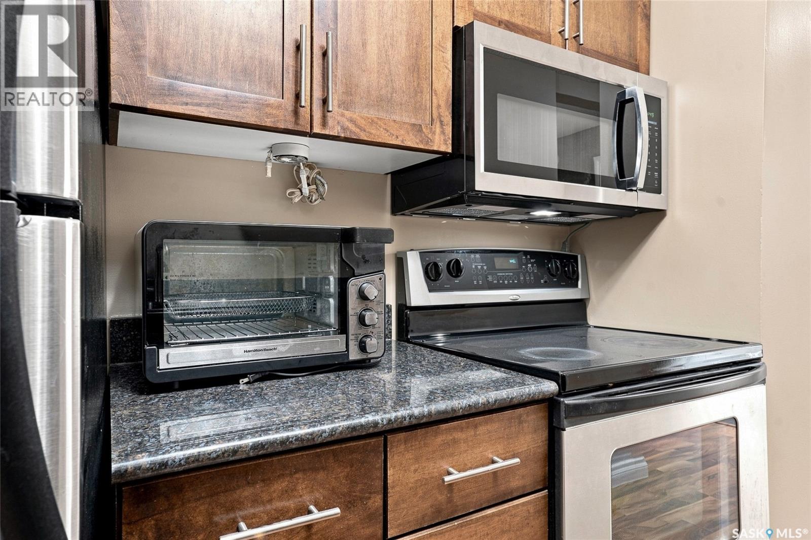 8 104 104Th Street W, Saskatoon, SK - Indoor Photo Showing Kitchen