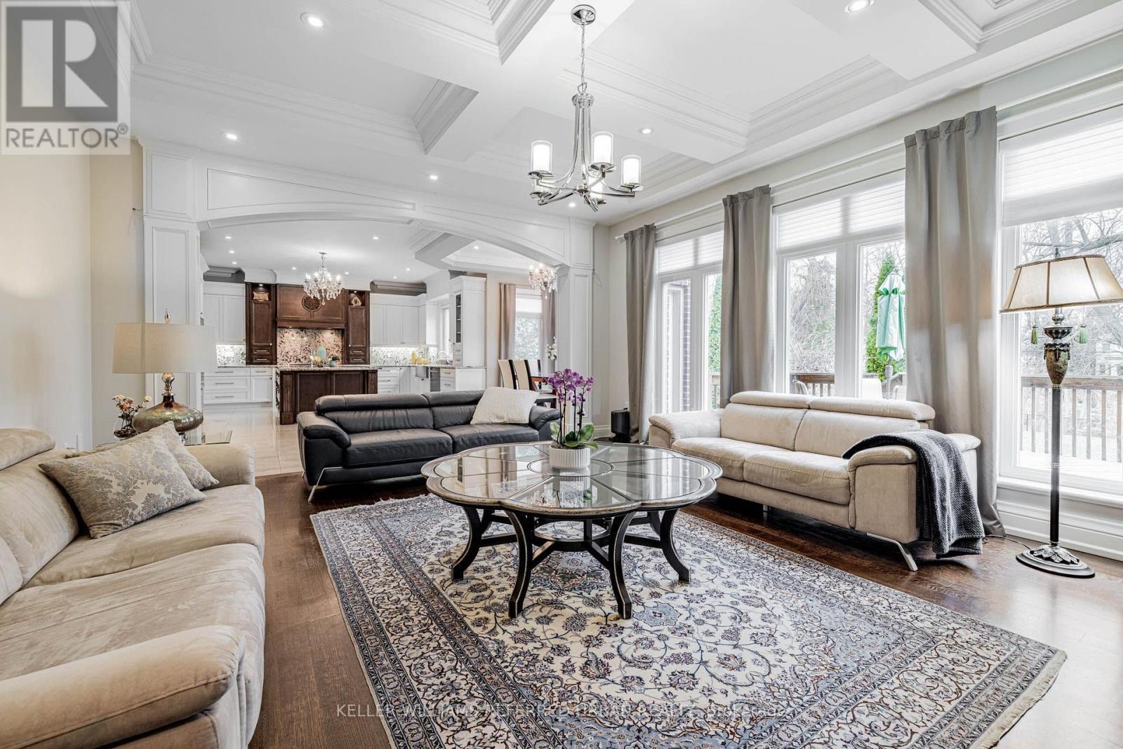 60 Hawksbury Drive, Toronto, ON - Indoor Photo Showing Living Room