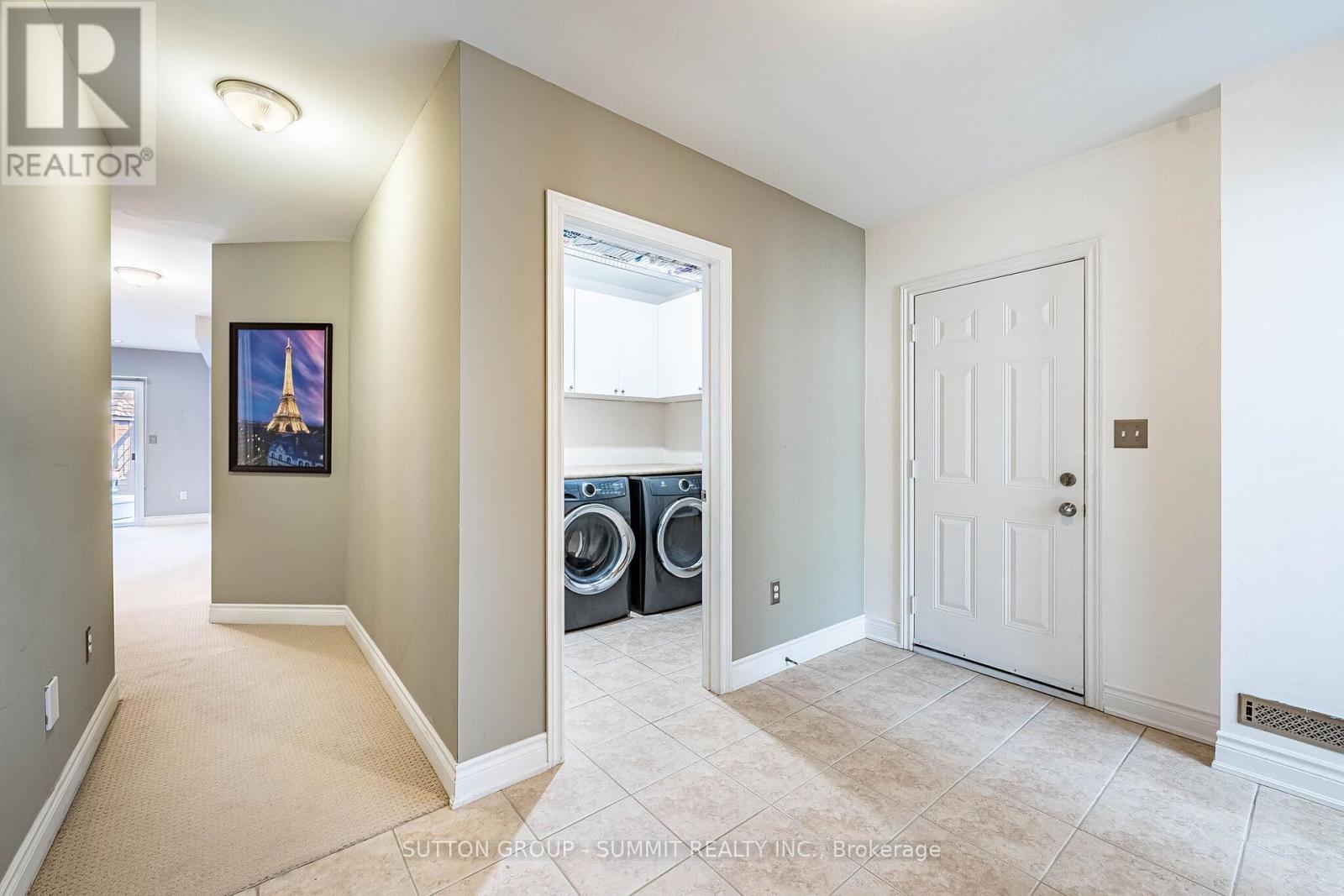 139 Oceanpearl Crescent, Whitby, ON - Indoor Photo Showing Laundry Room