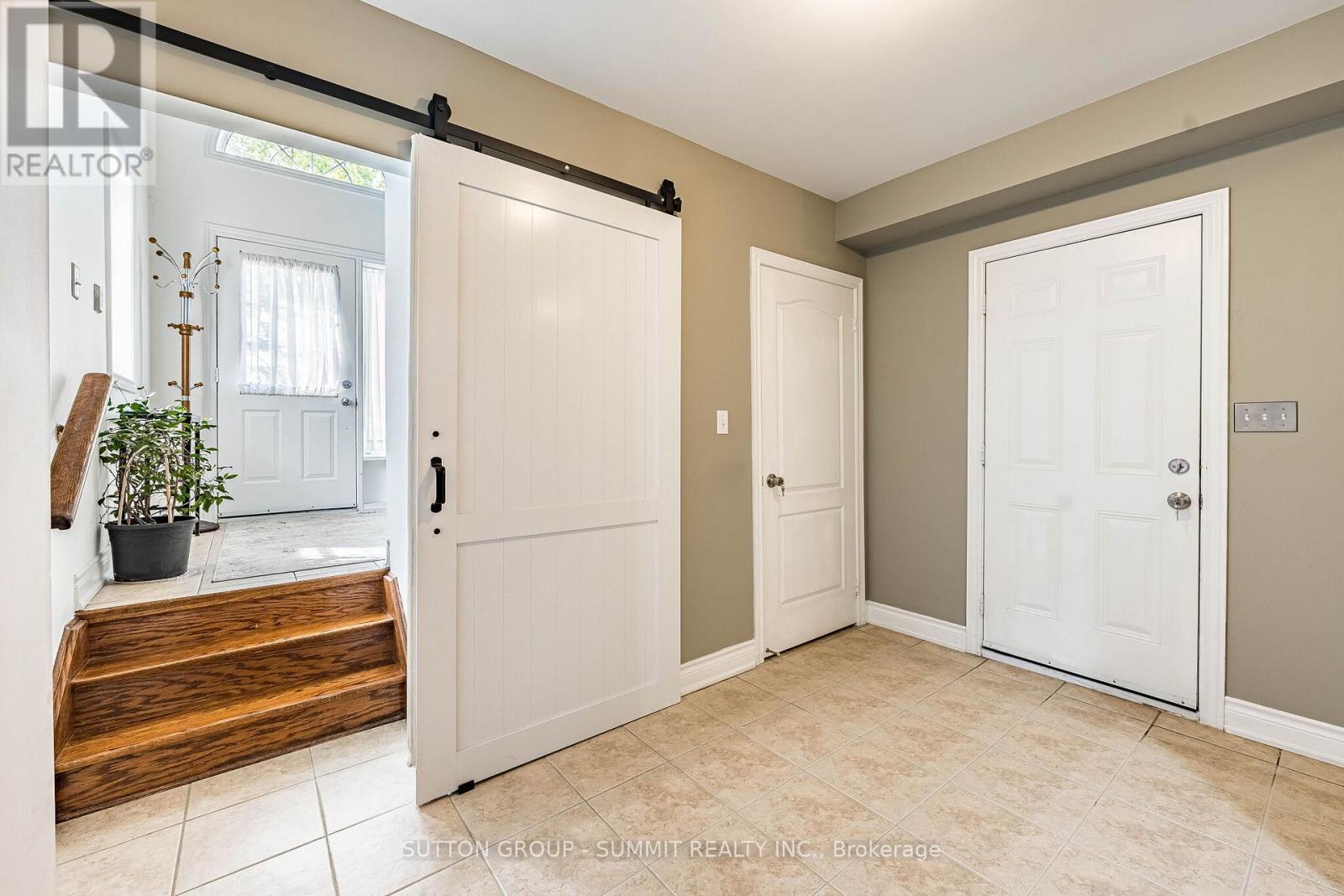 139 Oceanpearl Crescent, Whitby, ON - Indoor Photo Showing Other Room