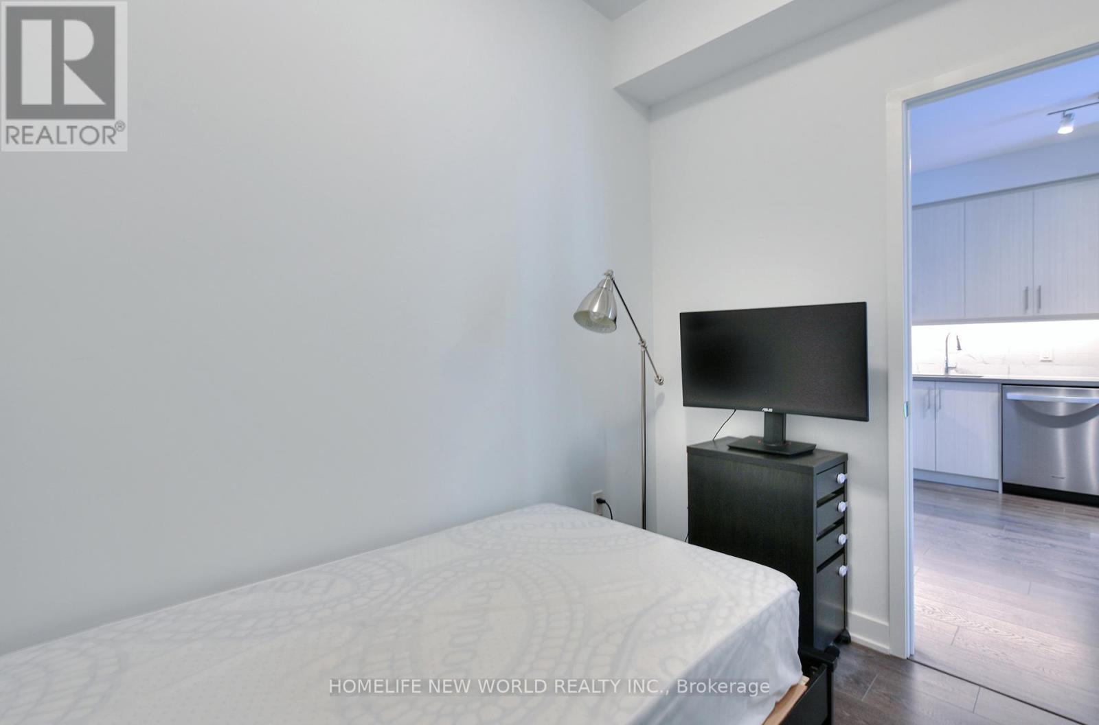 811 - 85 Oneida Crescent, Richmond Hill, ON - Indoor Photo Showing Bedroom