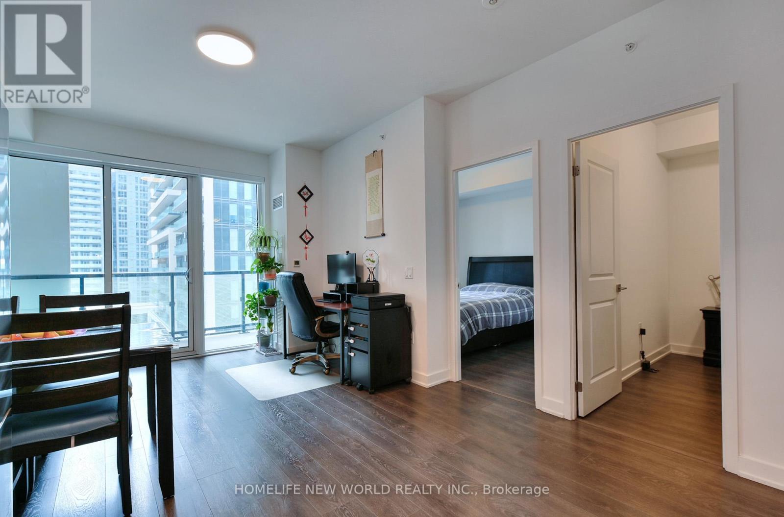 811 - 85 Oneida Crescent, Richmond Hill, ON - Indoor