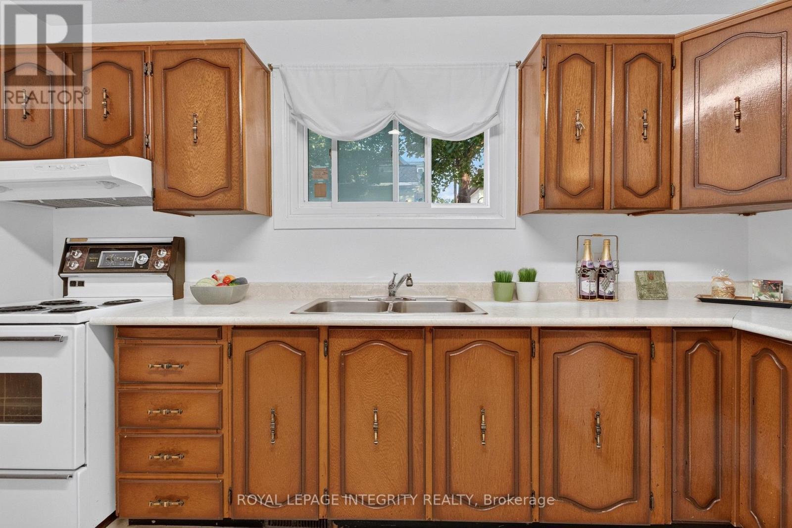 141 Percy Street, Ottawa, ON - Indoor Photo Showing Kitchen