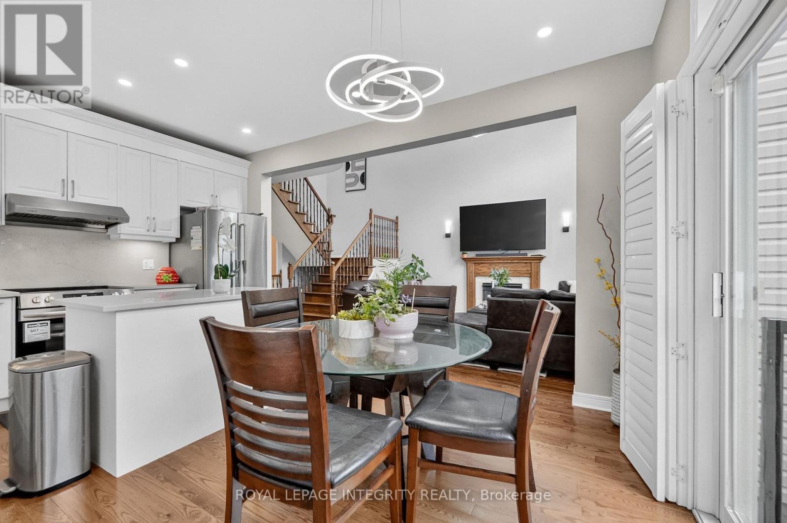 29 Nortoba Crescent, Ottawa, ON - Indoor Photo Showing Dining Room