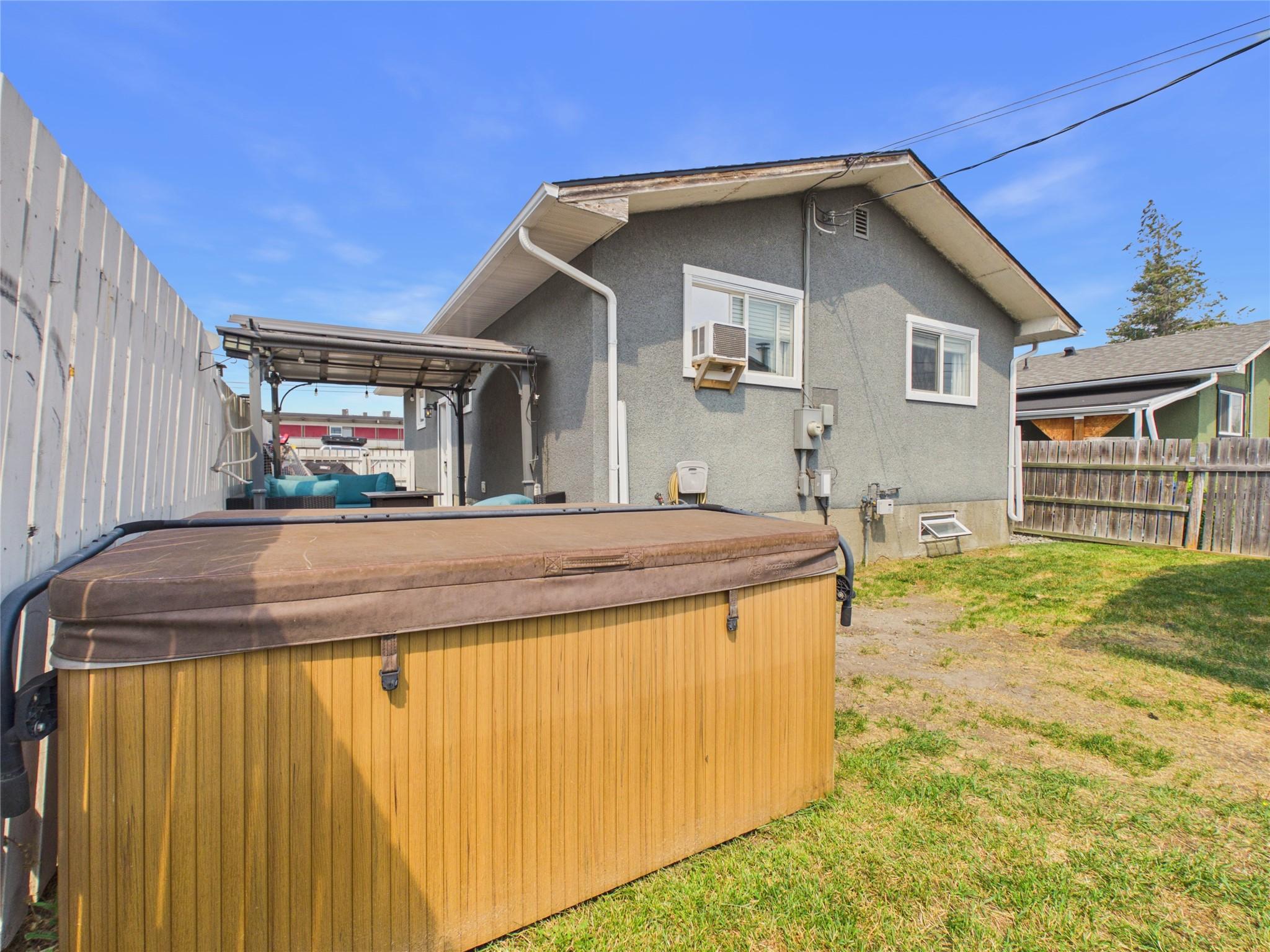 1819 2Nd Street, Cranbrook, BC - Outdoor With Exterior