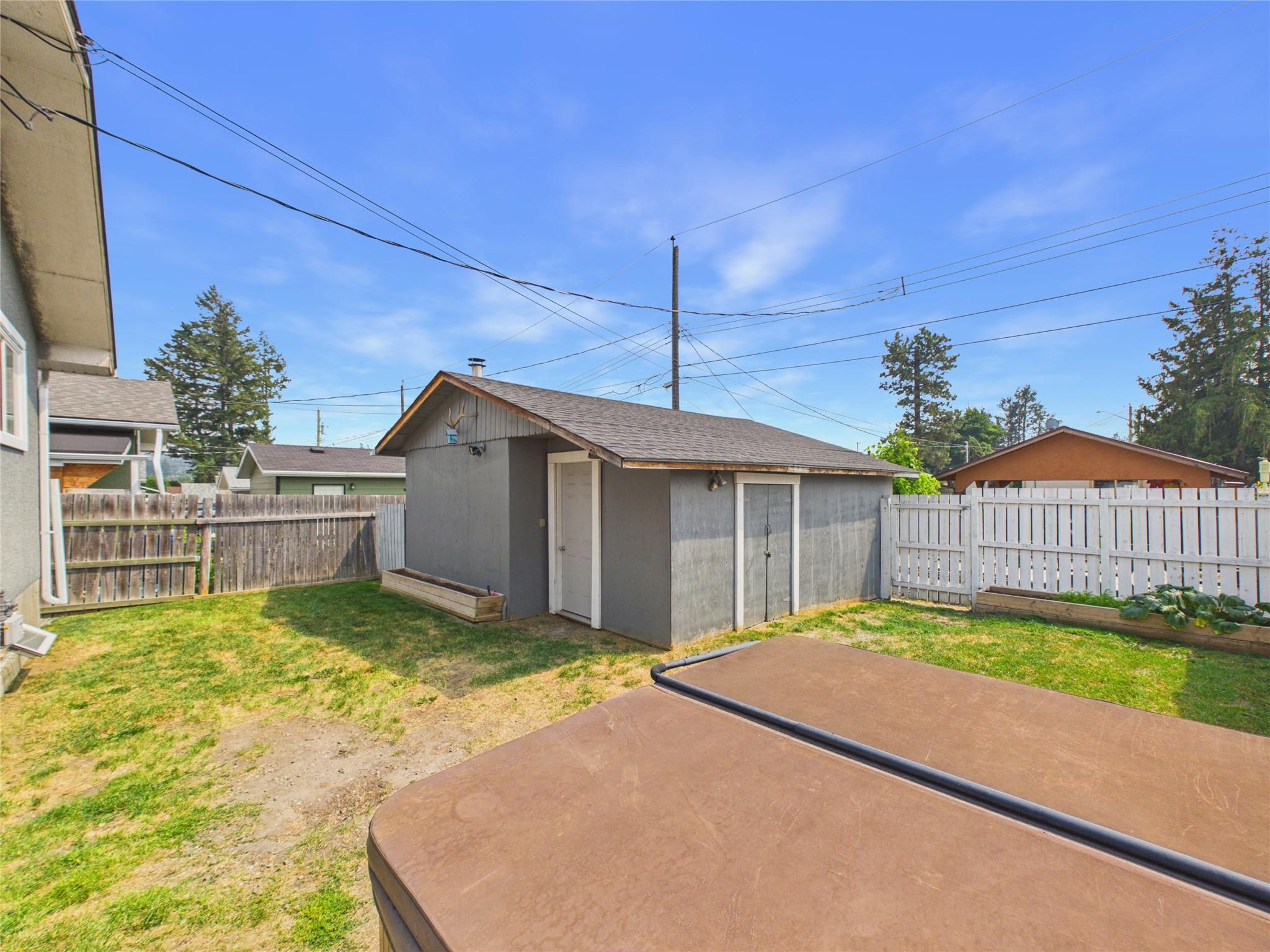 1819 2Nd Street, Cranbrook, BC - Outdoor
