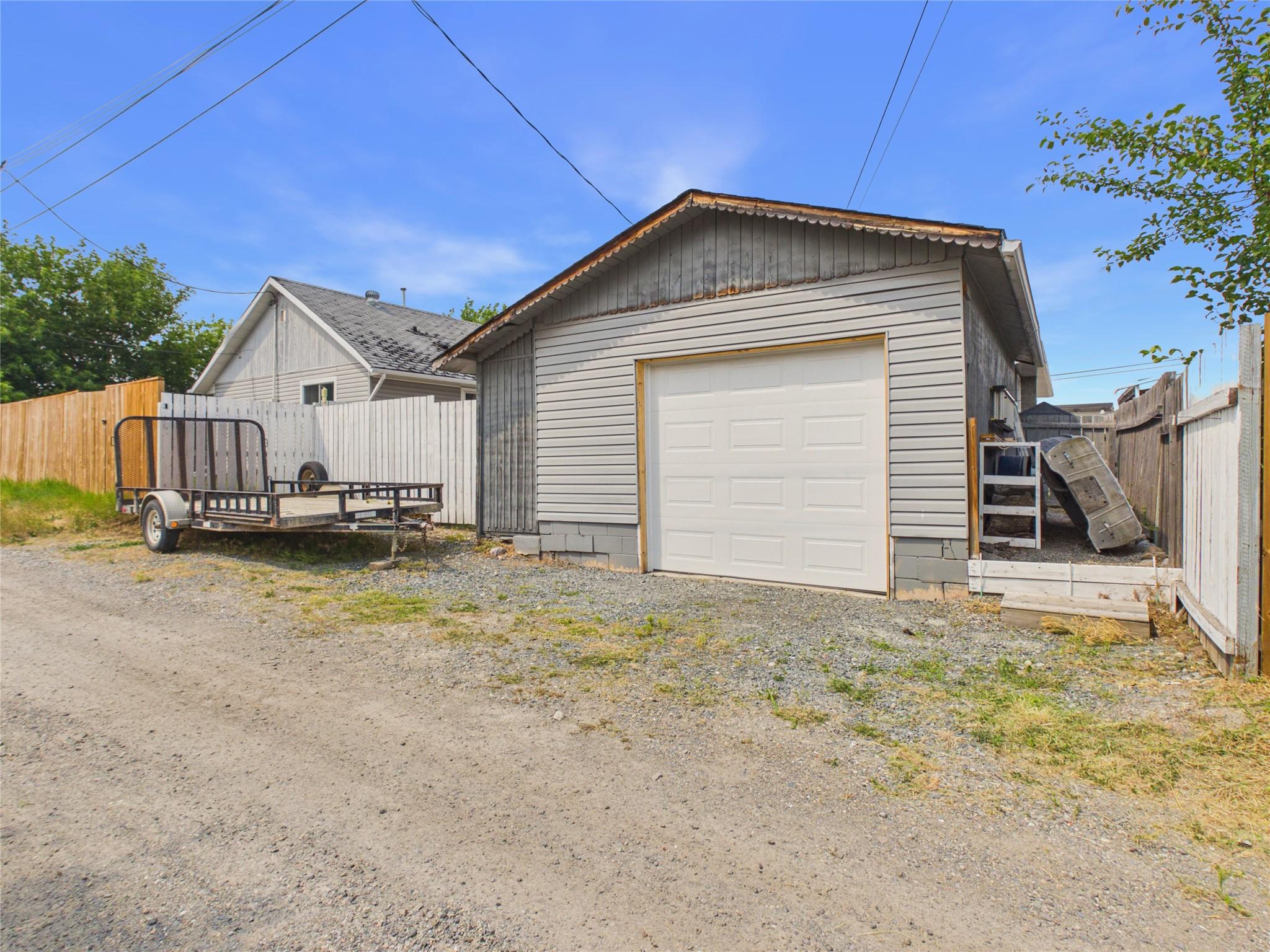 1819 2Nd Street, Cranbrook, BC - Outdoor