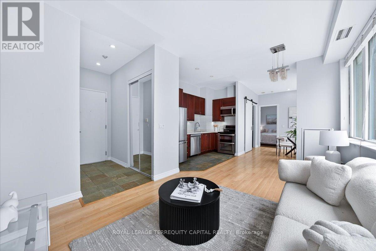 1501 - 797 Don Mills Road, Toronto, ON - Indoor Photo Showing Living Room