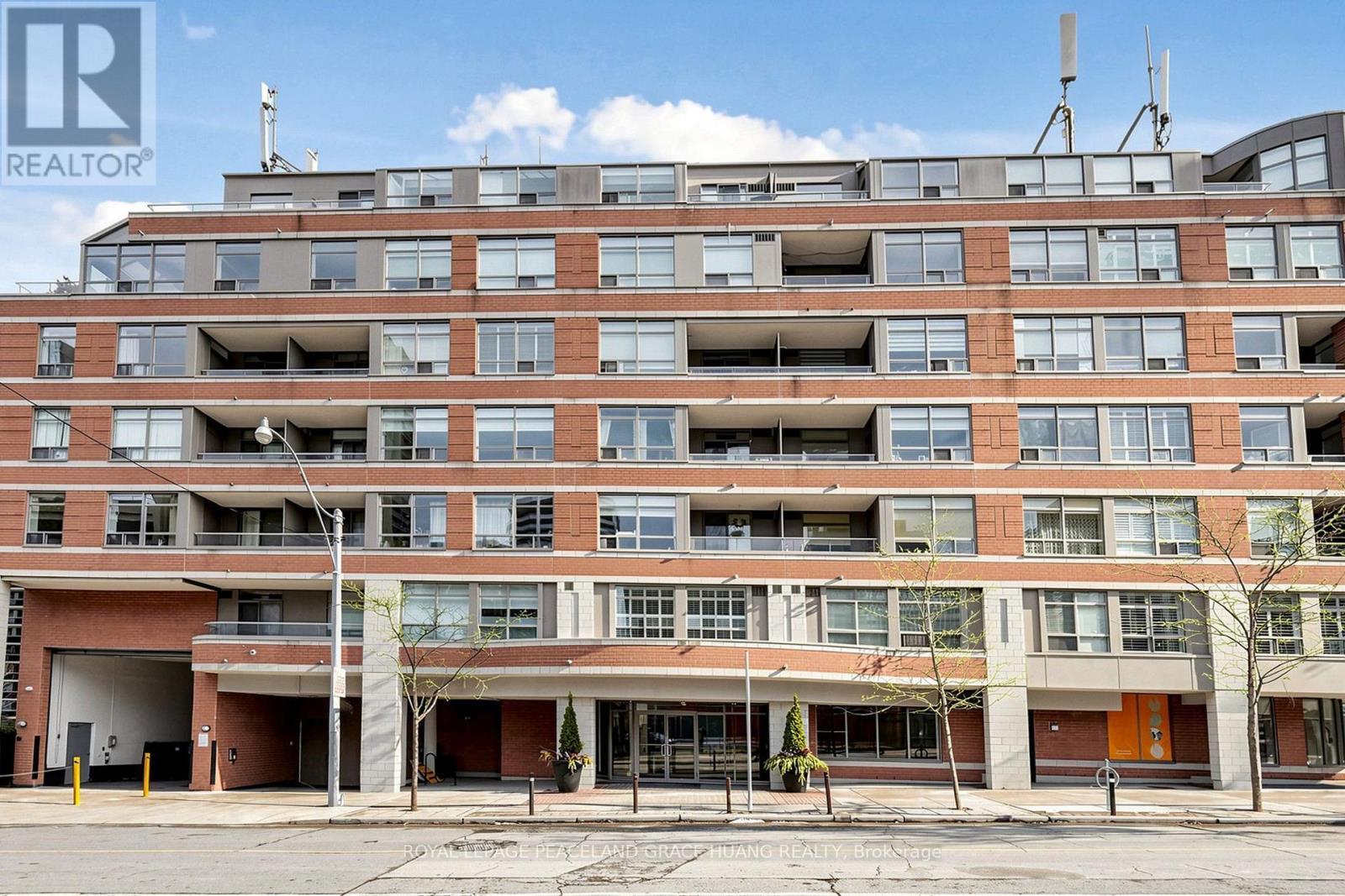 609 - 5 Rosehill Avenue, Toronto, ON - Outdoor With Balcony With Facade