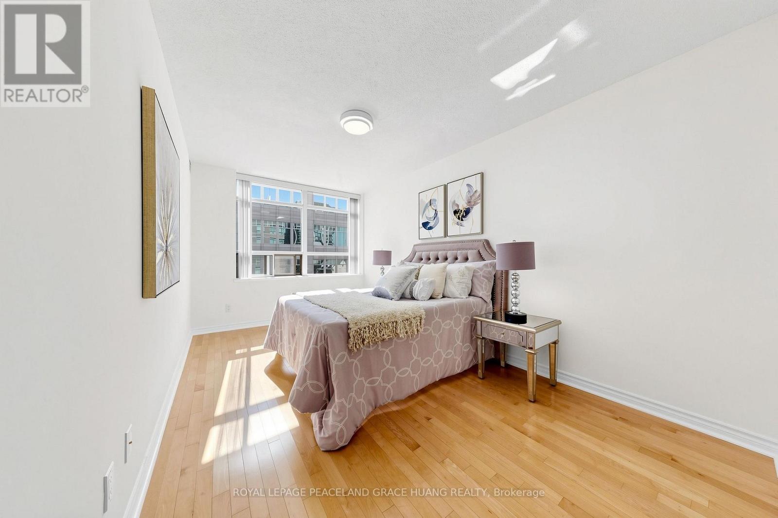 609 - 5 Rosehill Avenue, Toronto, ON - Indoor Photo Showing Bedroom