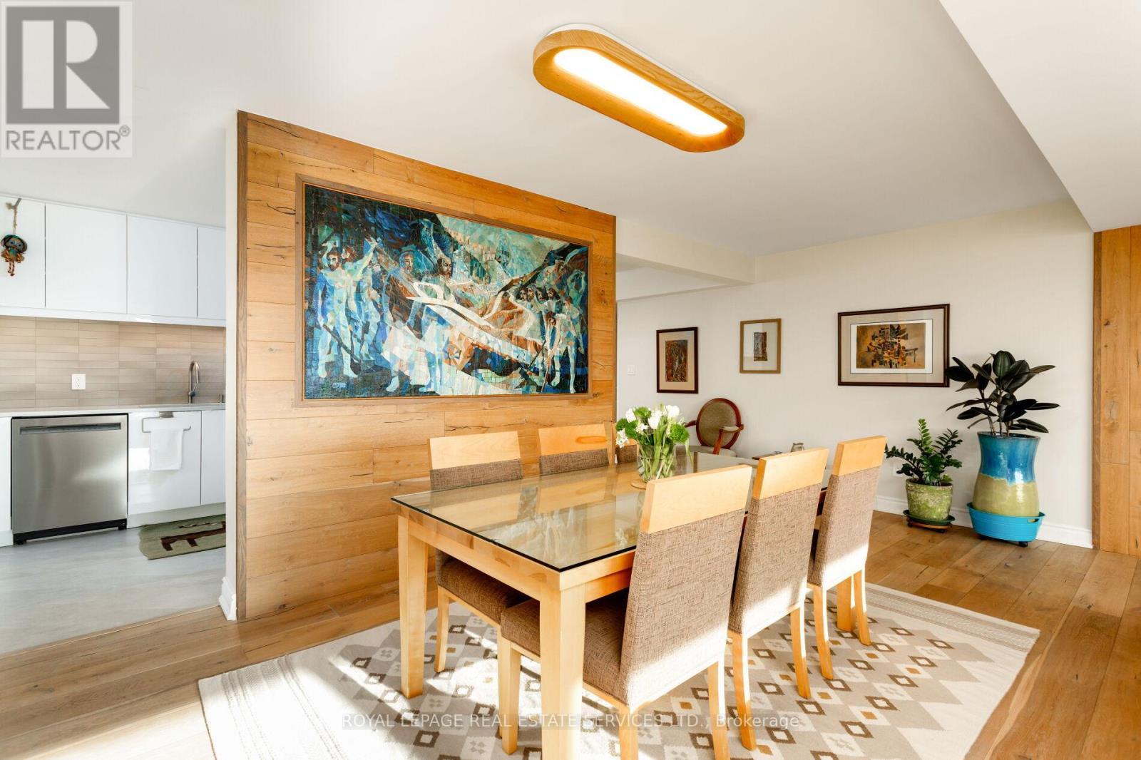 1401 - 2180 Marine Drive, Oakville, ON - Indoor Photo Showing Dining Room