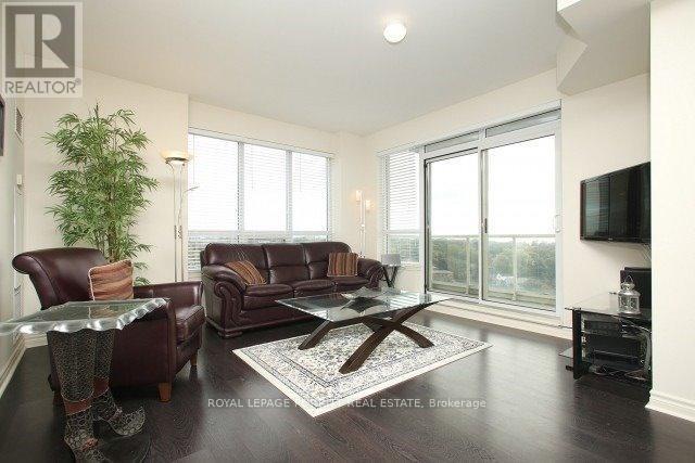 1109 - 3865 Lake Shore Boulevard W, Toronto, ON - Indoor Photo Showing Living Room