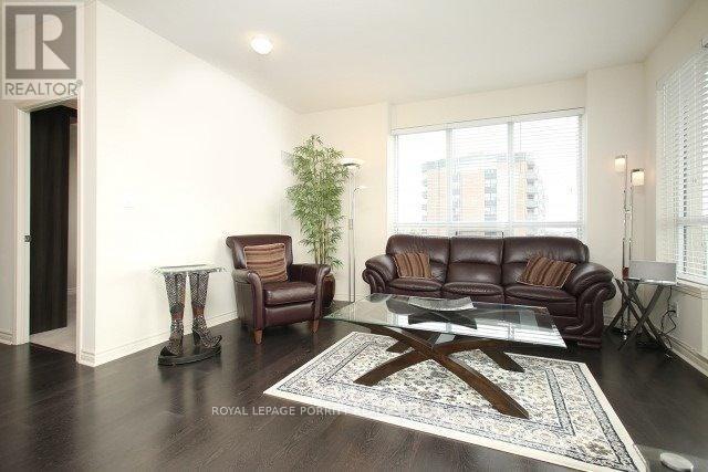 1109 - 3865 Lake Shore Boulevard W, Toronto, ON - Indoor Photo Showing Living Room