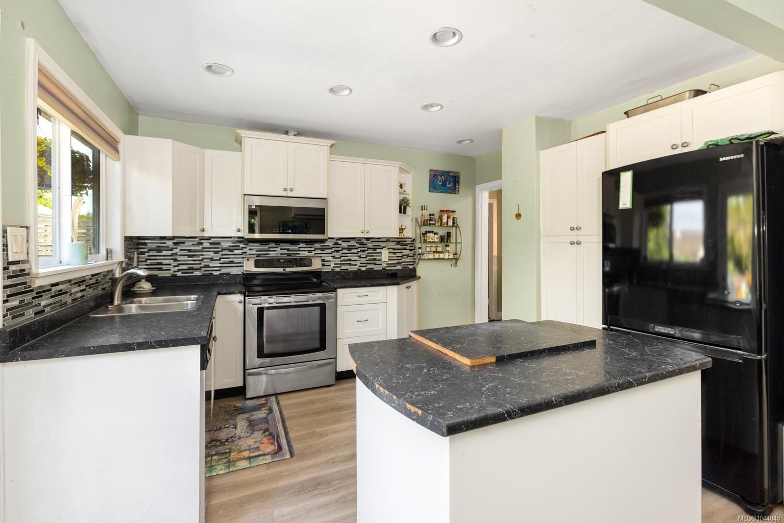 461 Howard Ave, Duncan, BC