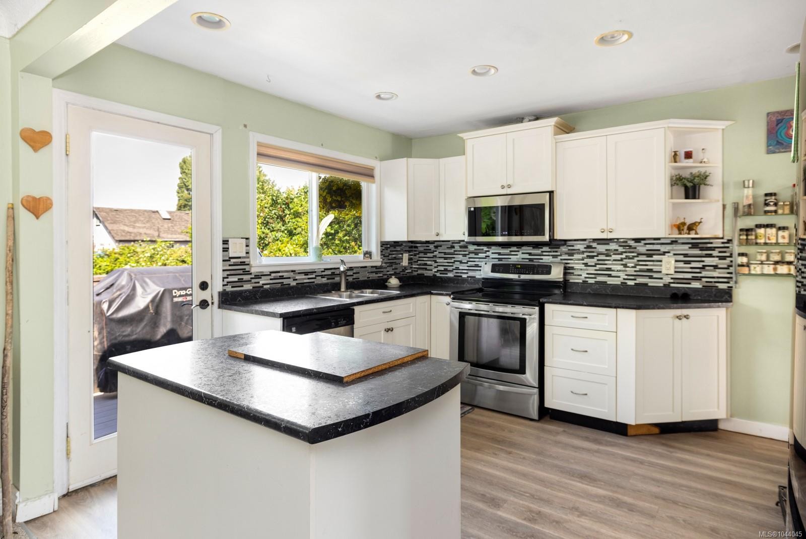 461 Howard Ave, Duncan, BC