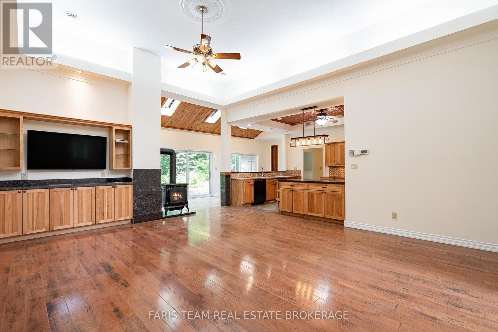 105 Copeland Creek Drive, Tiny, ON - Indoor