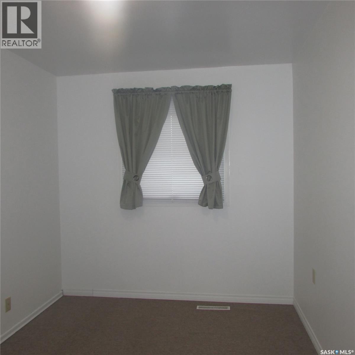 1240 10Th Avenue E, Regina, SK - Indoor Photo Showing Other Room