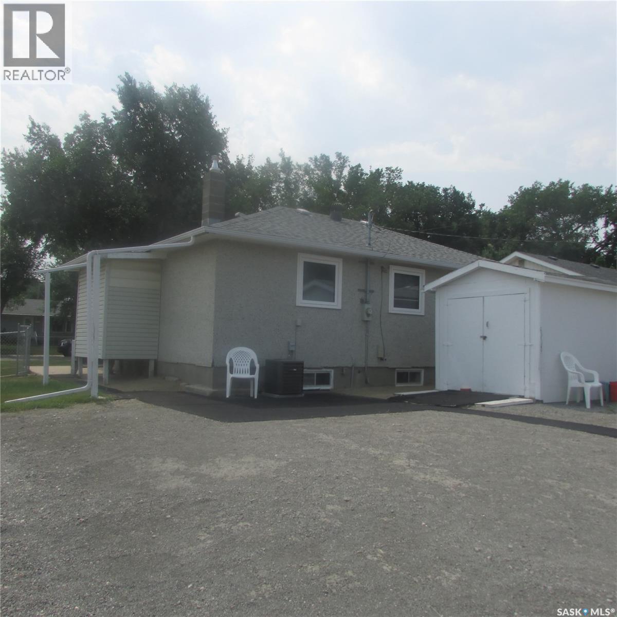 1240 10Th Avenue E, Regina, SK - Outdoor