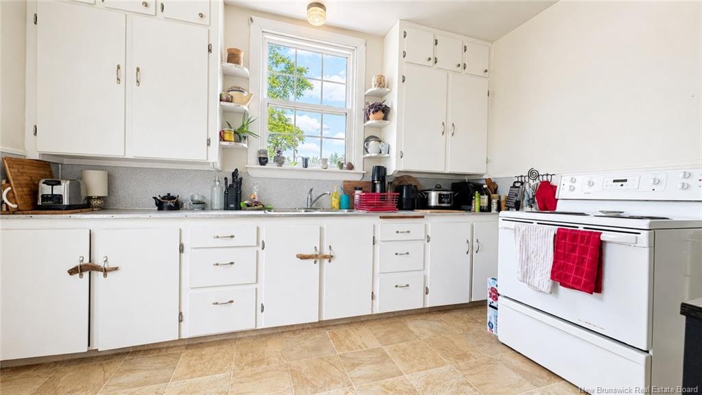 115-123 Pond Shore Rd, Sackville, NB - Indoor Photo Showing Kitchen
