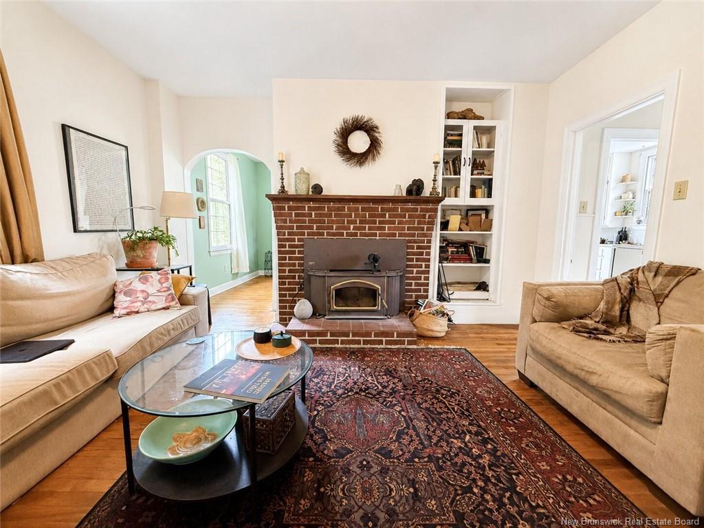 115-123 Pond Shore Rd, Sackville, NB - Indoor Photo Showing Living Room With Fireplace