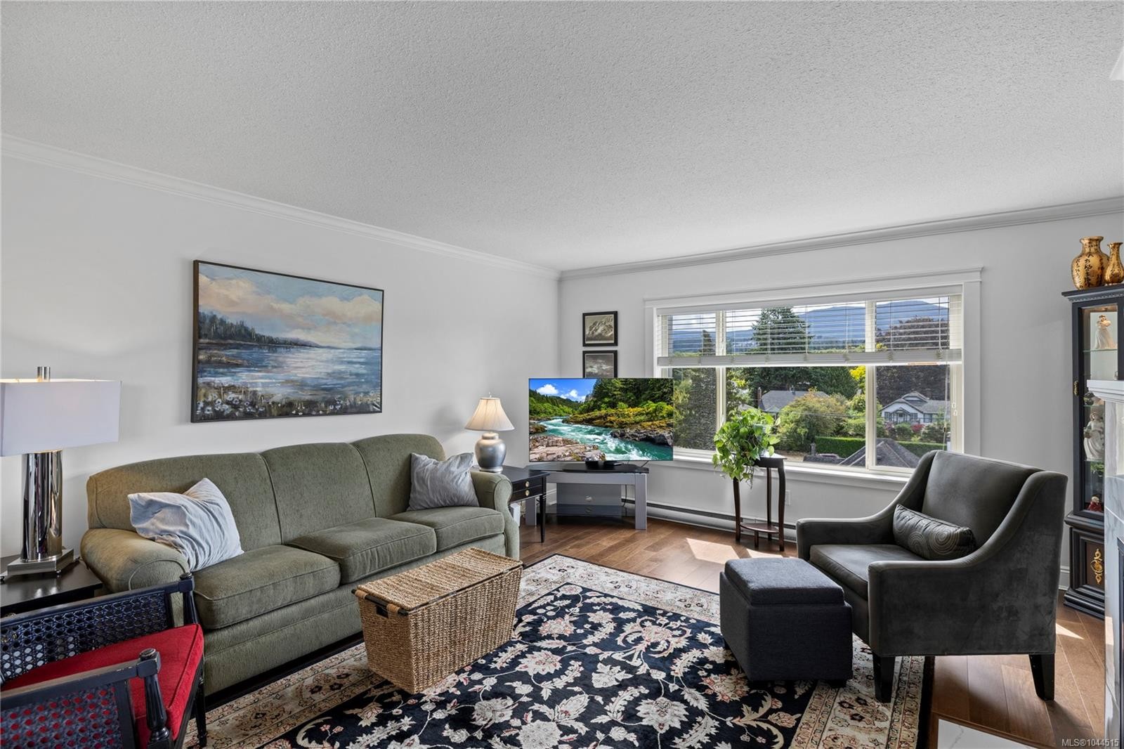 #804-33 Mt. Benson St, Nanaimo, BC - Indoor Photo Showing Living Room