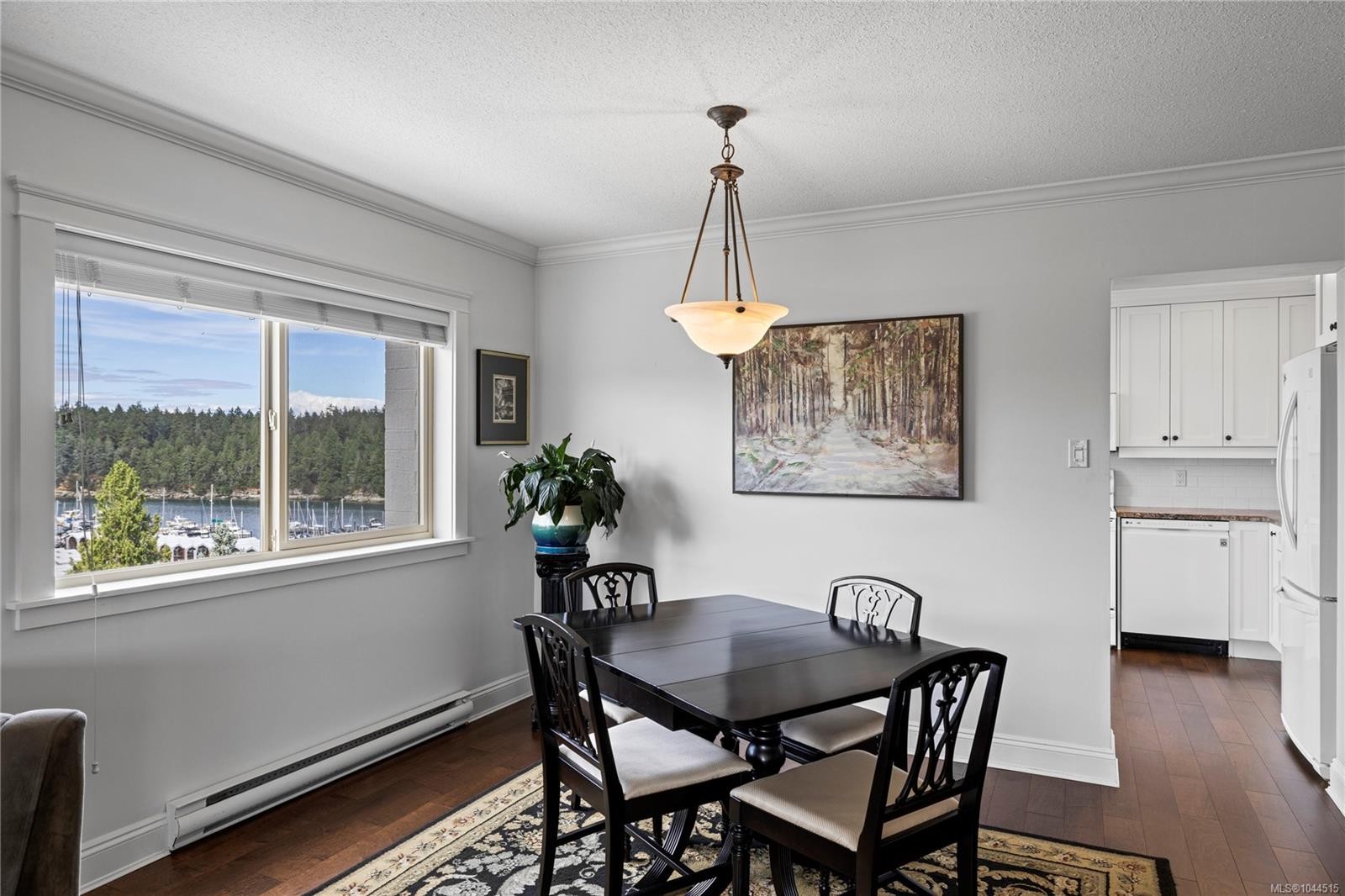 #804-33 Mt. Benson St, Nanaimo, BC - Indoor Photo Showing Dining Room